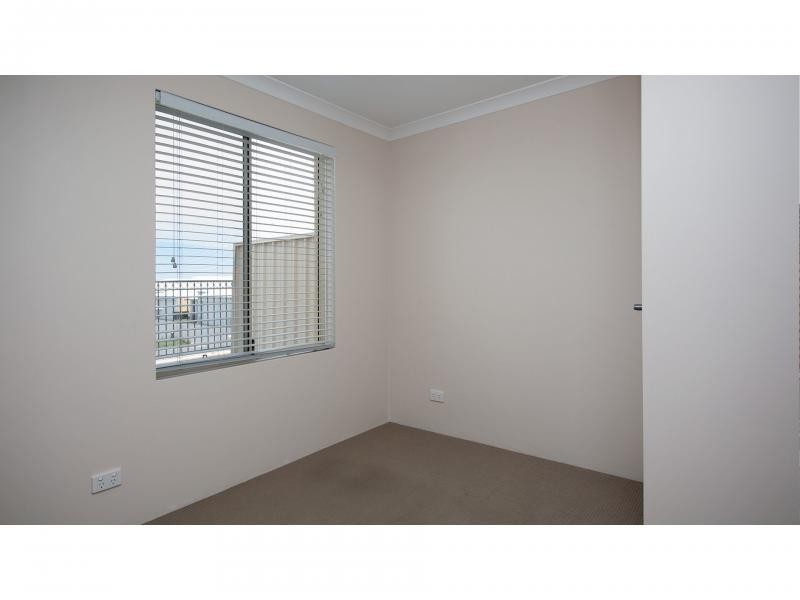 12A Titian Way, Tapping WA 6065