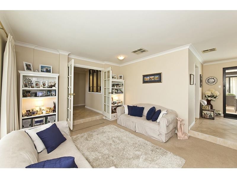 20 Ernest Street, Safety Bay WA 6169