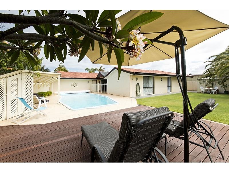 20 Ernest Street, Safety Bay WA 6169