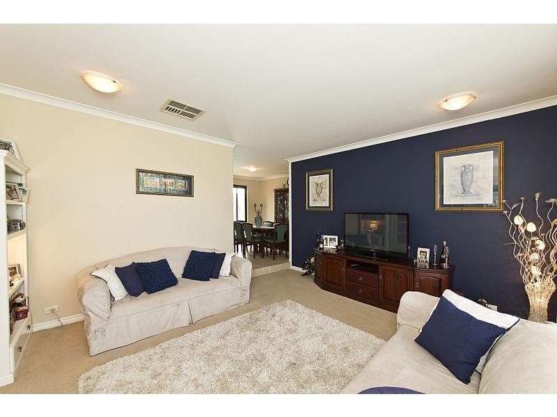 20 Ernest Street, Safety Bay WA 6169