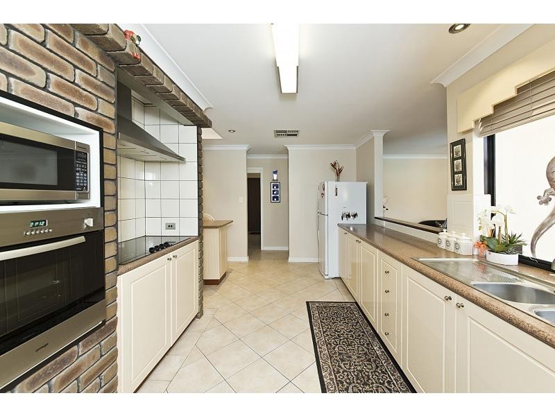 20 Ernest Street, Safety Bay WA 6169