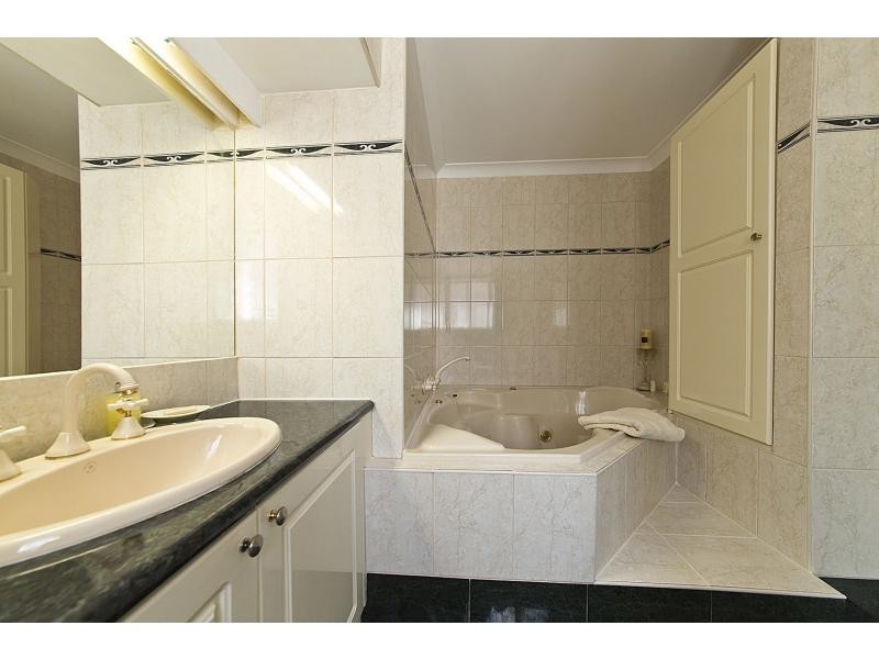 20 Ernest Street, Safety Bay WA 6169