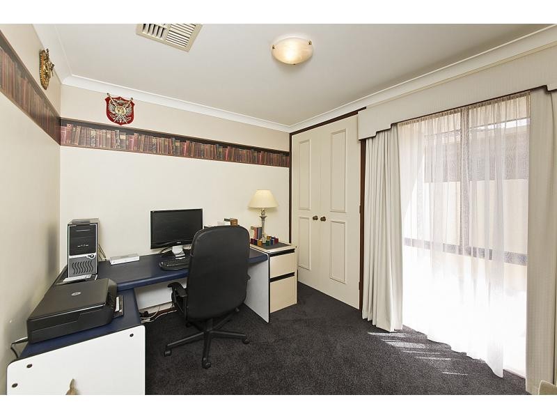 20 Ernest Street, Safety Bay WA 6169