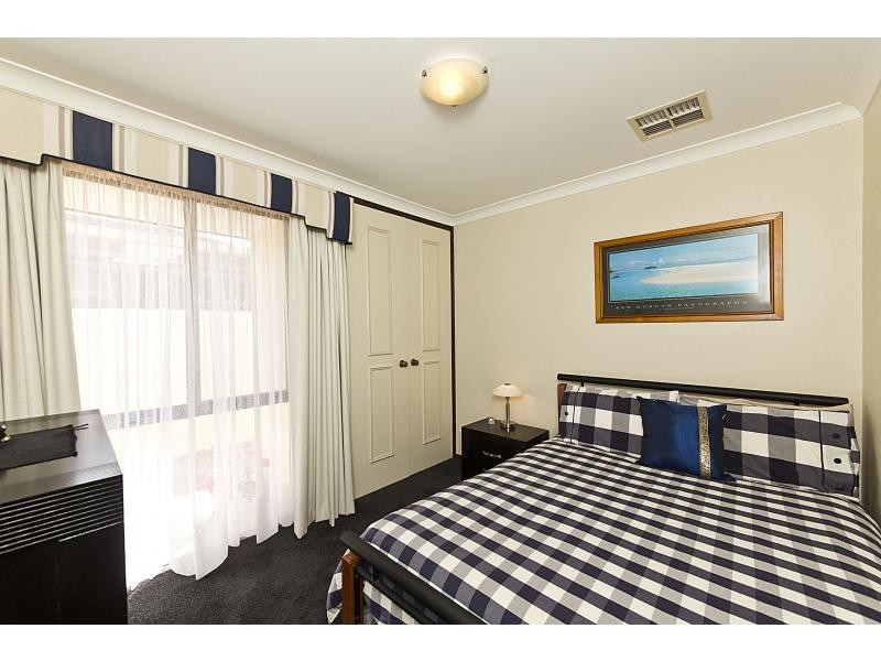 20 Ernest Street, Safety Bay WA 6169