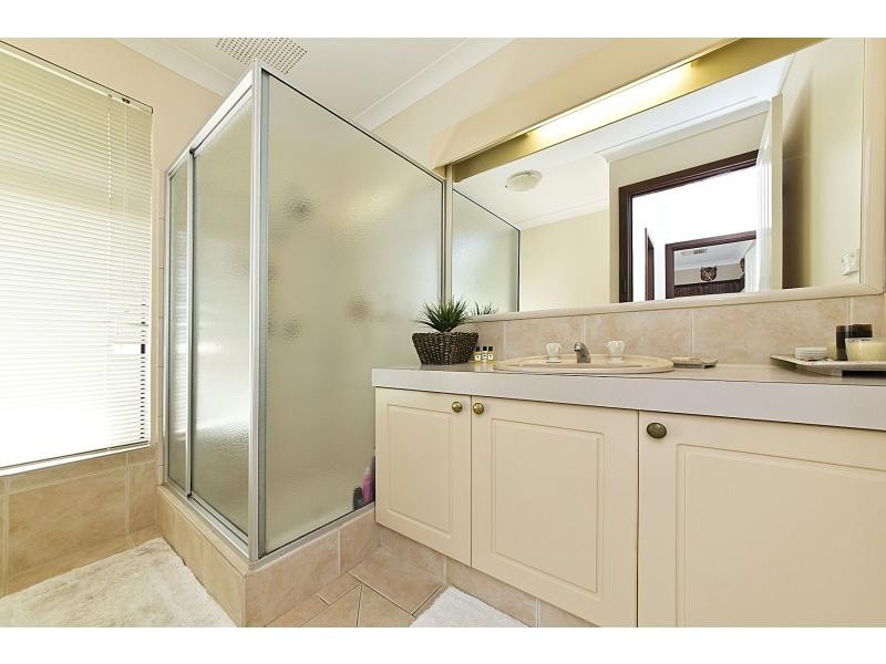 20 Ernest Street, Safety Bay WA 6169