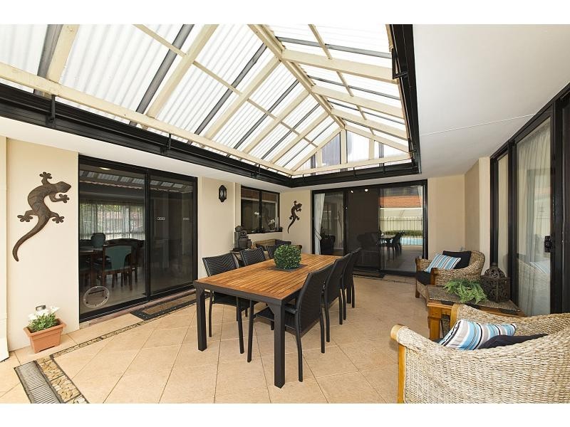 20 Ernest Street, Safety Bay WA 6169