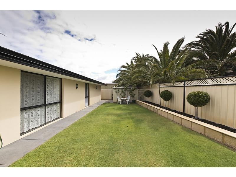 20 Ernest Street, Safety Bay WA 6169