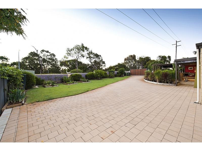 512 Eighty Road, Baldivis WA 6171