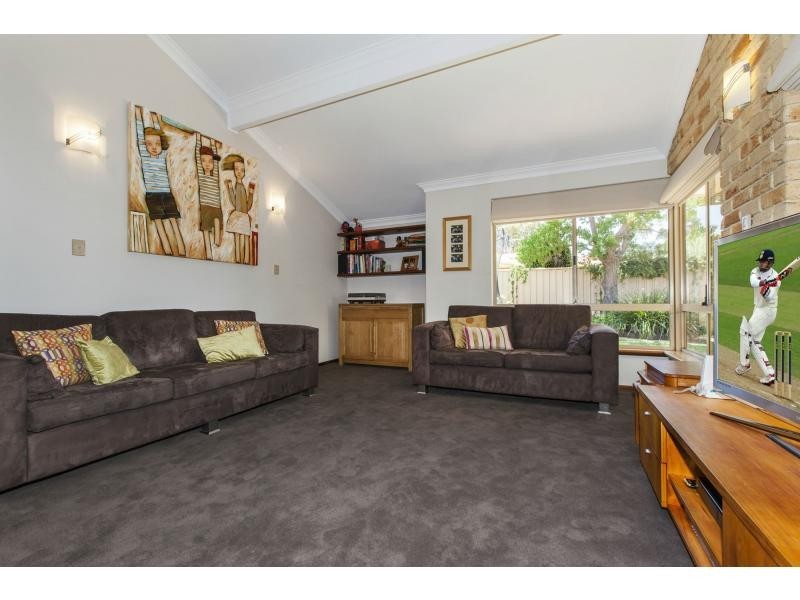 8 Kilkenny Circle, Waterford WA 6152