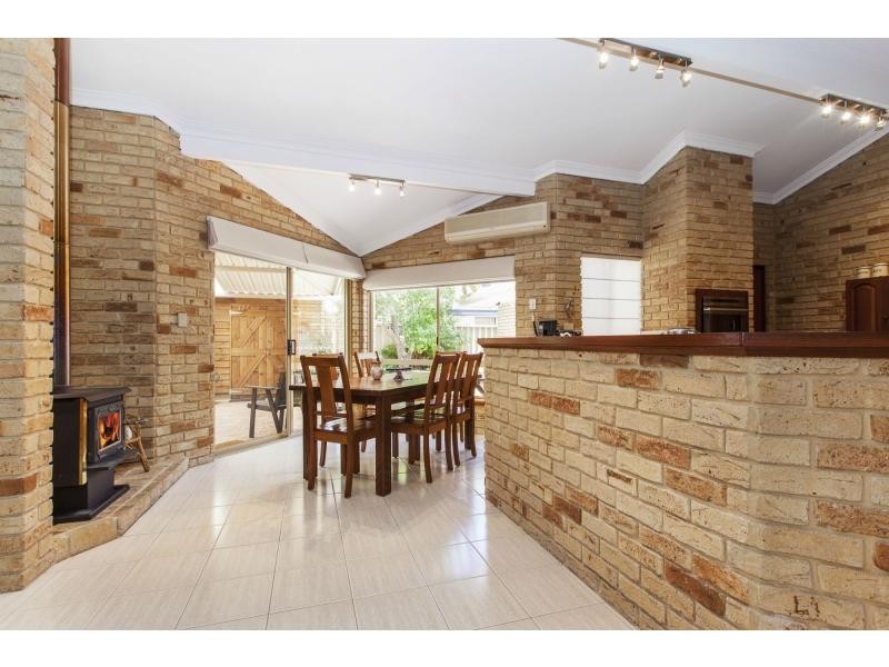 8 Kilkenny Circle, Waterford WA 6152