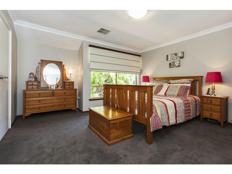 8 Kilkenny Circle, Waterford WA 6152