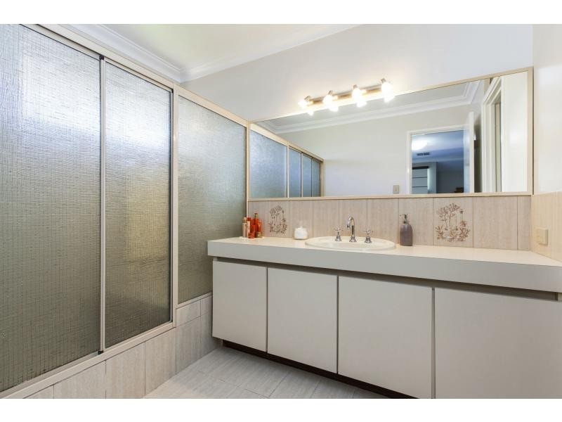 8 Kilkenny Circle, Waterford WA 6152