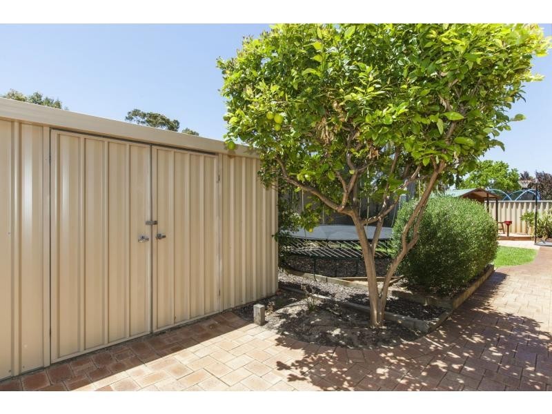 8 Kilkenny Circle, Waterford WA 6152