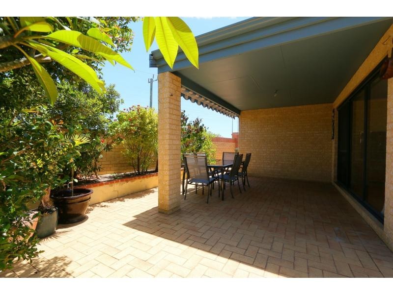6 Yama Close, Carramar WA 6031