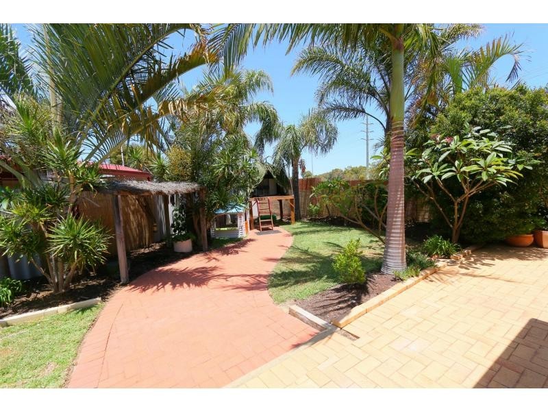 6 Yama Close, Carramar WA 6031