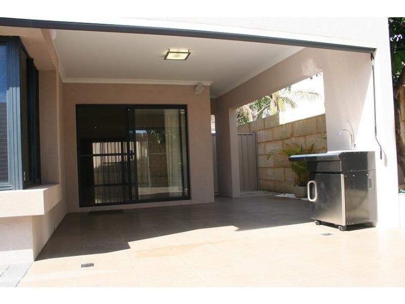 18B Ardessie Street, Ardross WA 6153