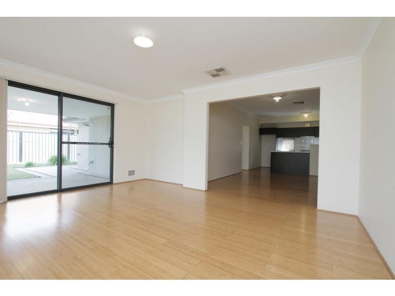 25 Tarradee Circuit, Thornlie WA 6108