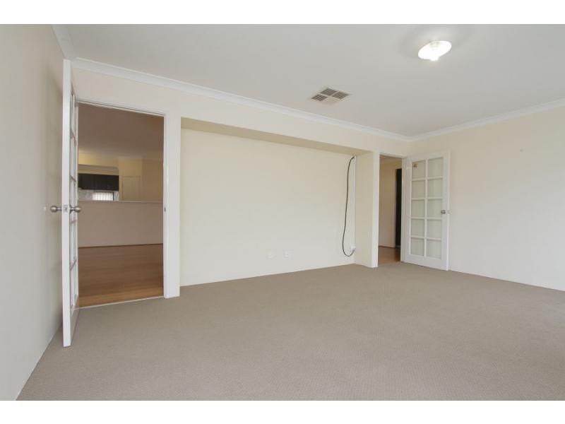 25 Tarradee Circuit, Thornlie WA 6108