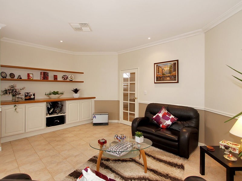 18 The Haven, Canning Vale WA 6155