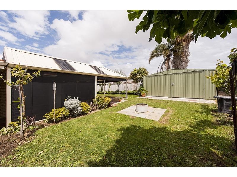 20 Castlerock Avenue, Waikiki WA 6169