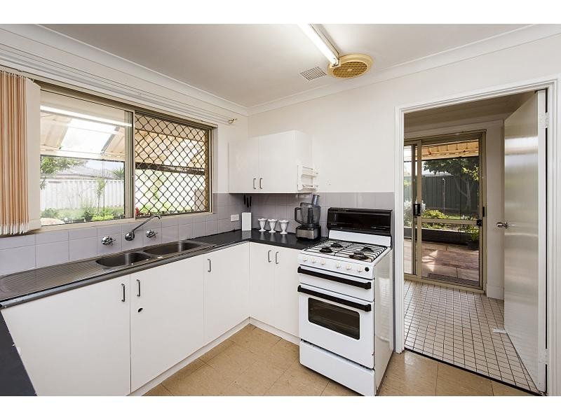 20 Castlerock Avenue, Waikiki WA 6169