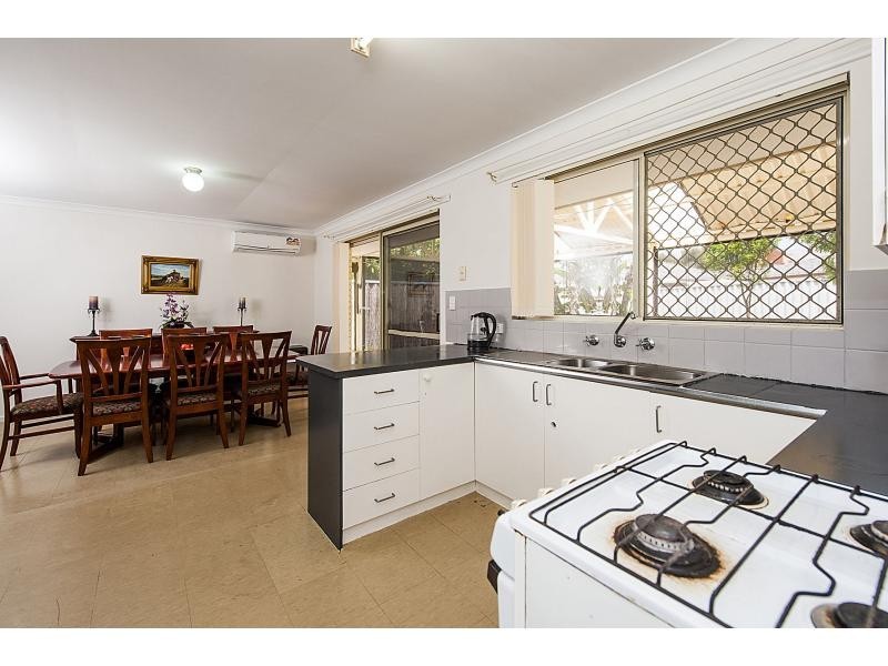 20 Castlerock Avenue, Waikiki WA 6169