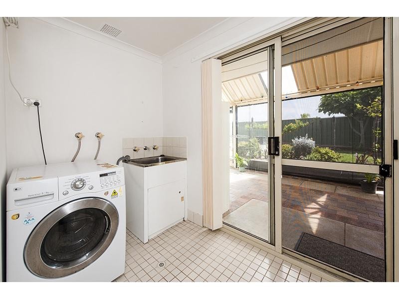 20 Castlerock Avenue, Waikiki WA 6169