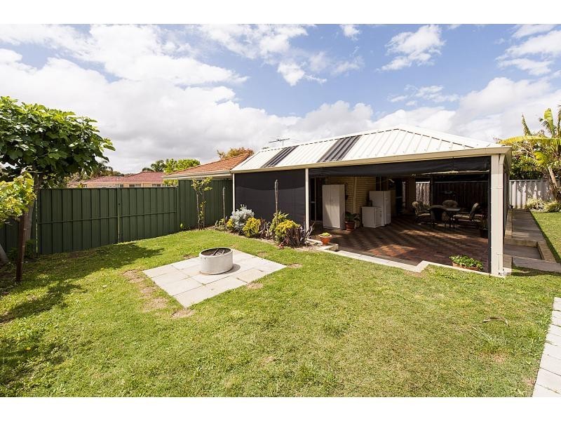 20 Castlerock Avenue, Waikiki WA 6169