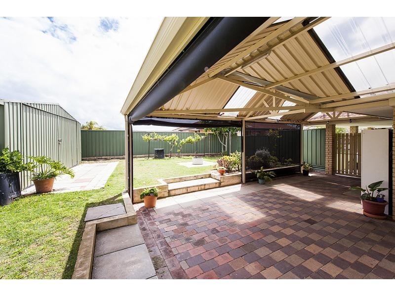 20 Castlerock Avenue, Waikiki WA 6169