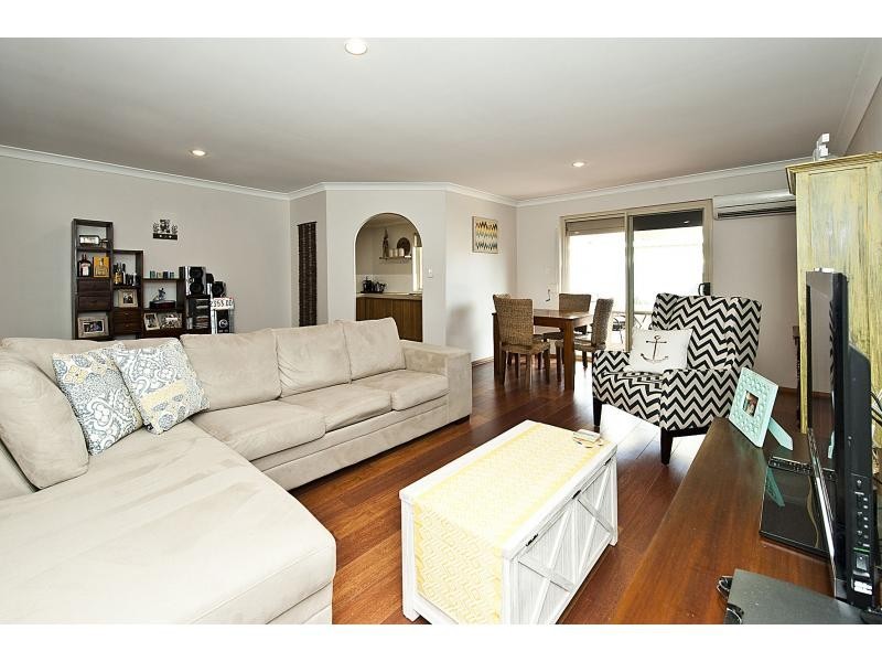2/27 Nettleton Way, Safety Bay WA 6169