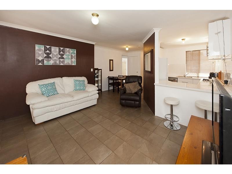 8/10 Dowling Street, Rockingham WA 6168