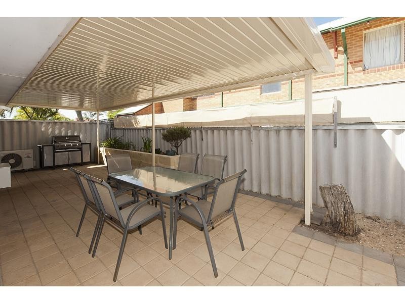 8/10 Dowling Street, Rockingham WA 6168
