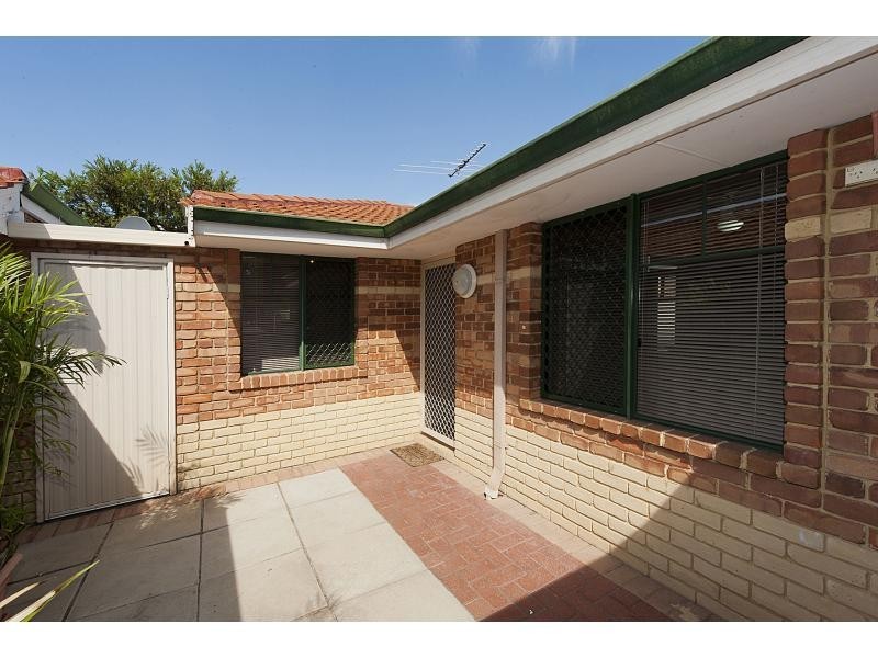 8/10 Dowling Street, Rockingham WA 6168
