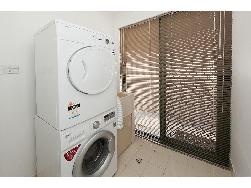 8/10 Dowling Street, Rockingham WA 6168