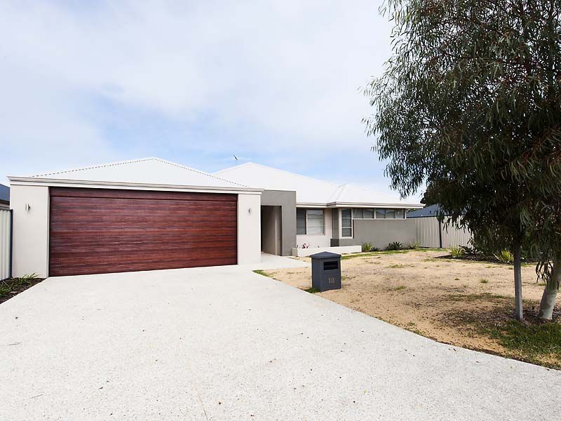 18 Newbridge Street, Meadow Springs WA 6210