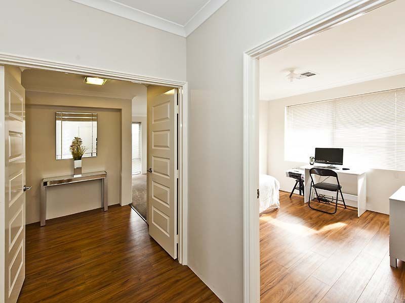 18 Newbridge Street, Meadow Springs WA 6210