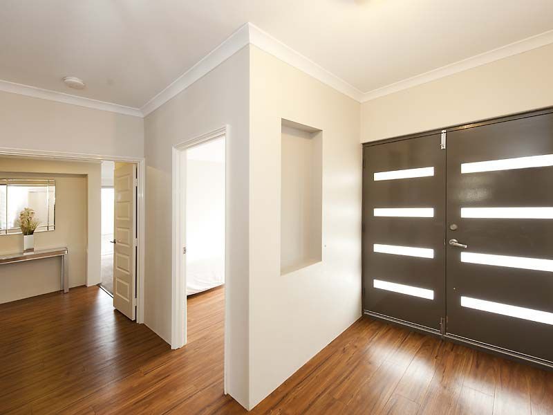 18 Newbridge Street, Meadow Springs WA 6210