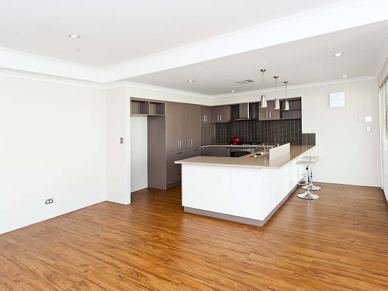 18 Newbridge Street, Meadow Springs WA 6210