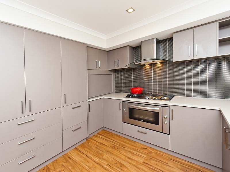 18 Newbridge Street, Meadow Springs WA 6210