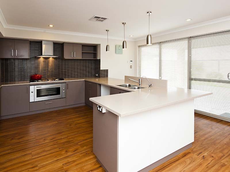 18 Newbridge Street, Meadow Springs WA 6210