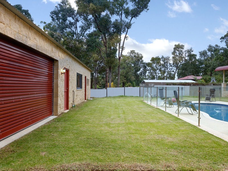 15 Ash Road, Carmel WA 6076