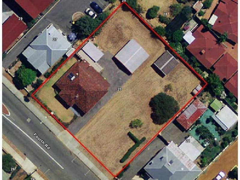 25 Fourth Road, Armadale WA 6112