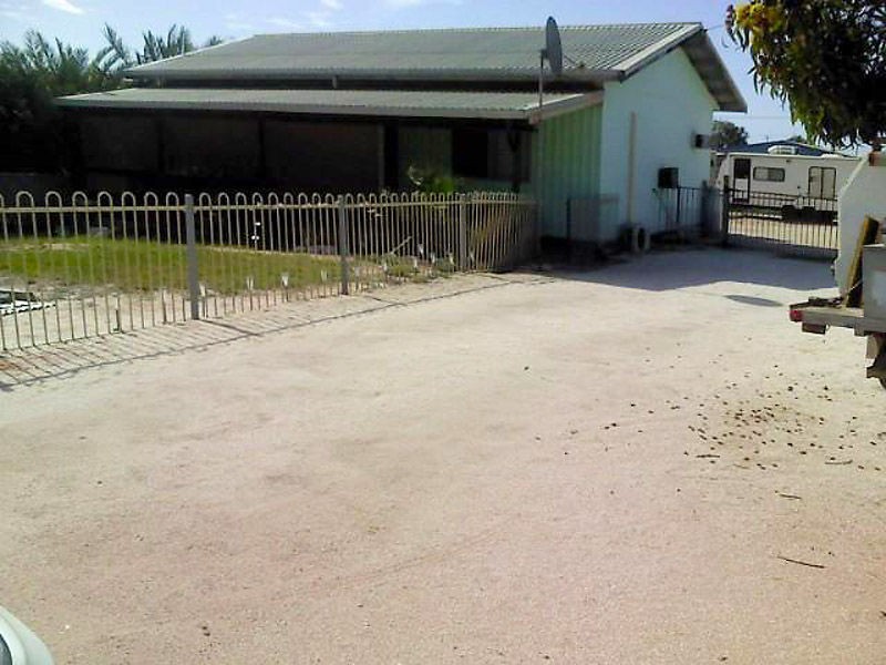 25 Hoult Street, Denham WA 6537