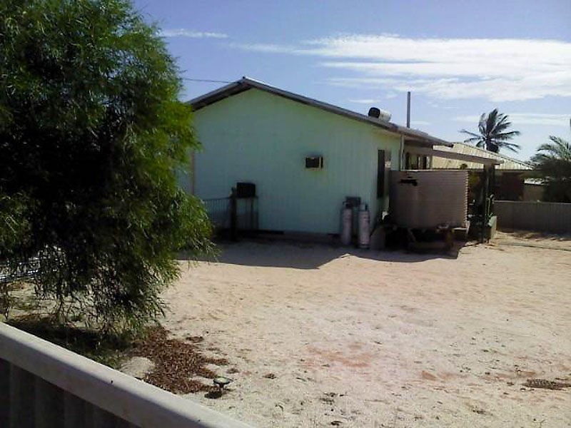 25 Hoult Street, Denham WA 6537