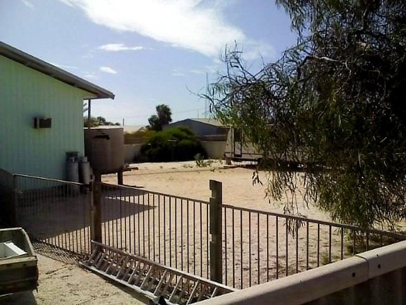 25 Hoult Street, Denham WA 6537