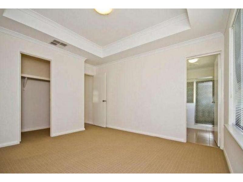 9 Willerin Loop, Success WA 6164