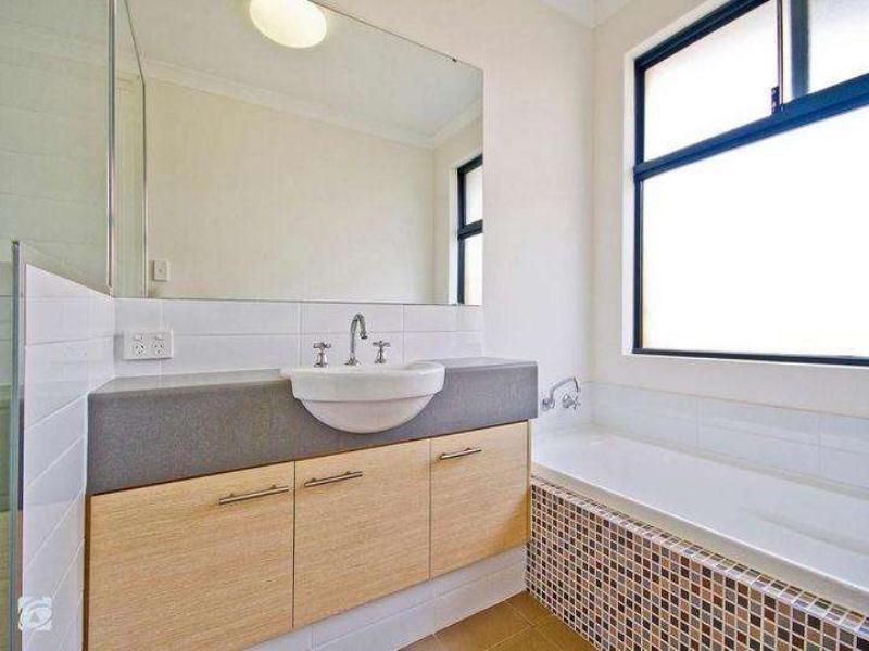 9 Willerin Loop, Success WA 6164