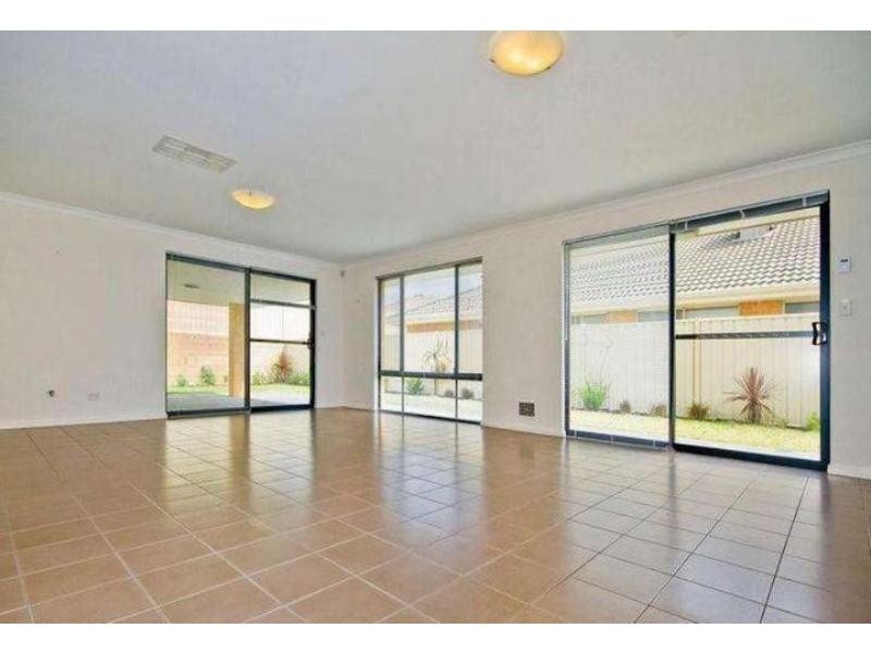 9 Willerin Loop, Success WA 6164