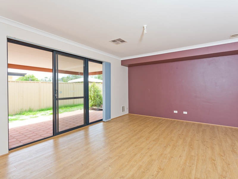 6 Wambiri Close, South Lake WA 6164