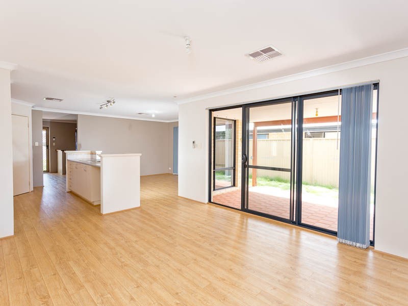 6 Wambiri Close, South Lake WA 6164